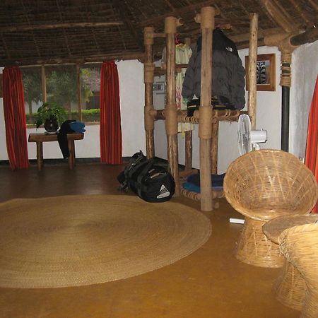 Honey Badger Lodge Moshi Ruang foto